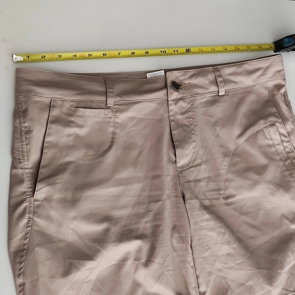 Magellan Outdoors Shorts Womens Size XL Tan Bermuda